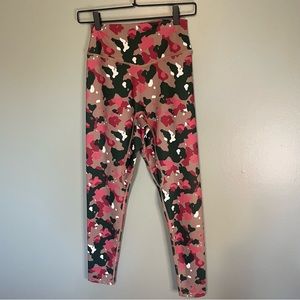 Balance Athletica Ascend 7/8 Leggings in Pink Camo size M